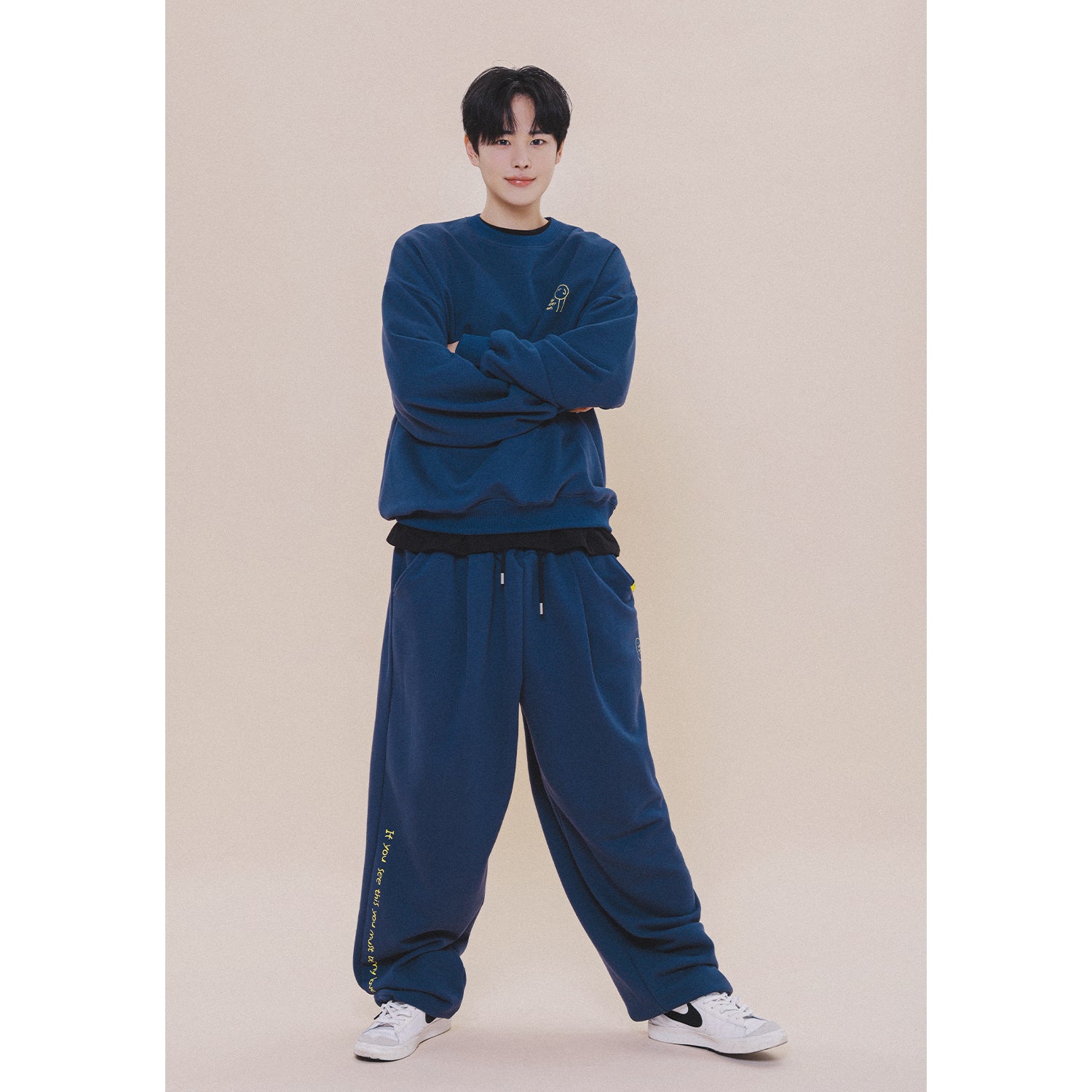 HOLYNUMBER7 X CHOI BYUNGCHAN CHICK GRAPHICS TRAINING PANTS_NAVY