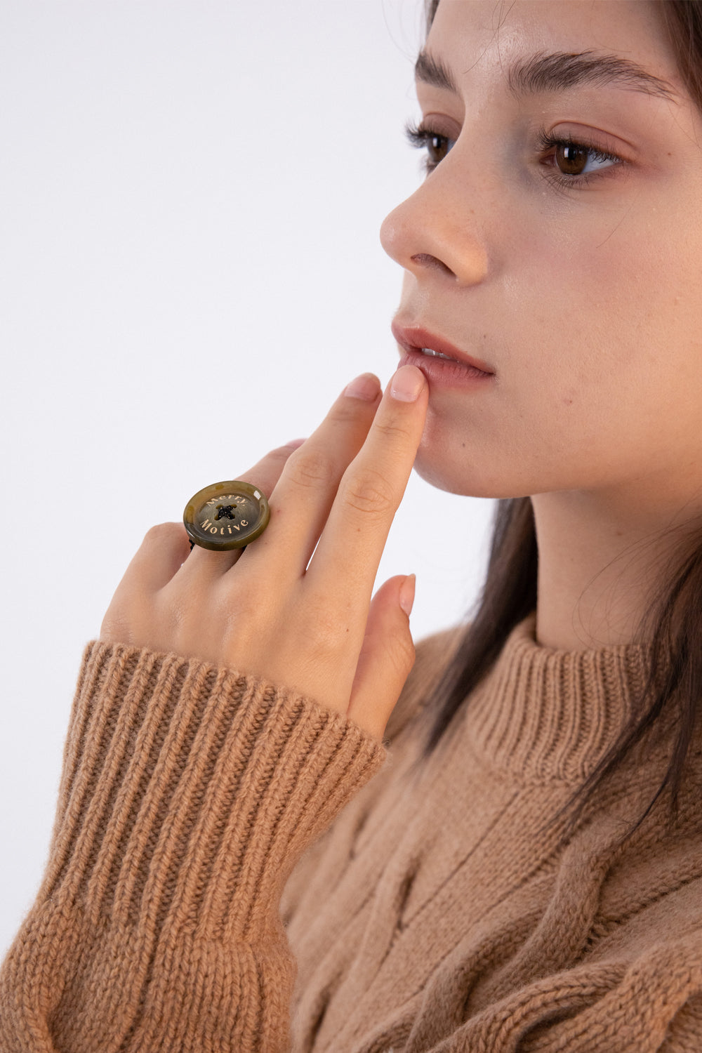 Merry,Motive signature button with knit ring (Khaki)