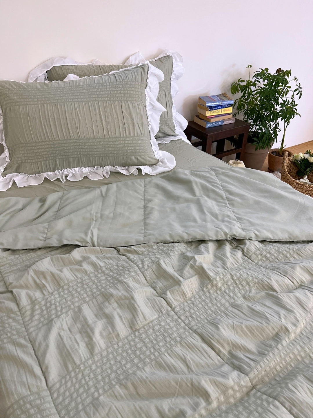 Shirring ruffle light comforter set - Milky Green - Q