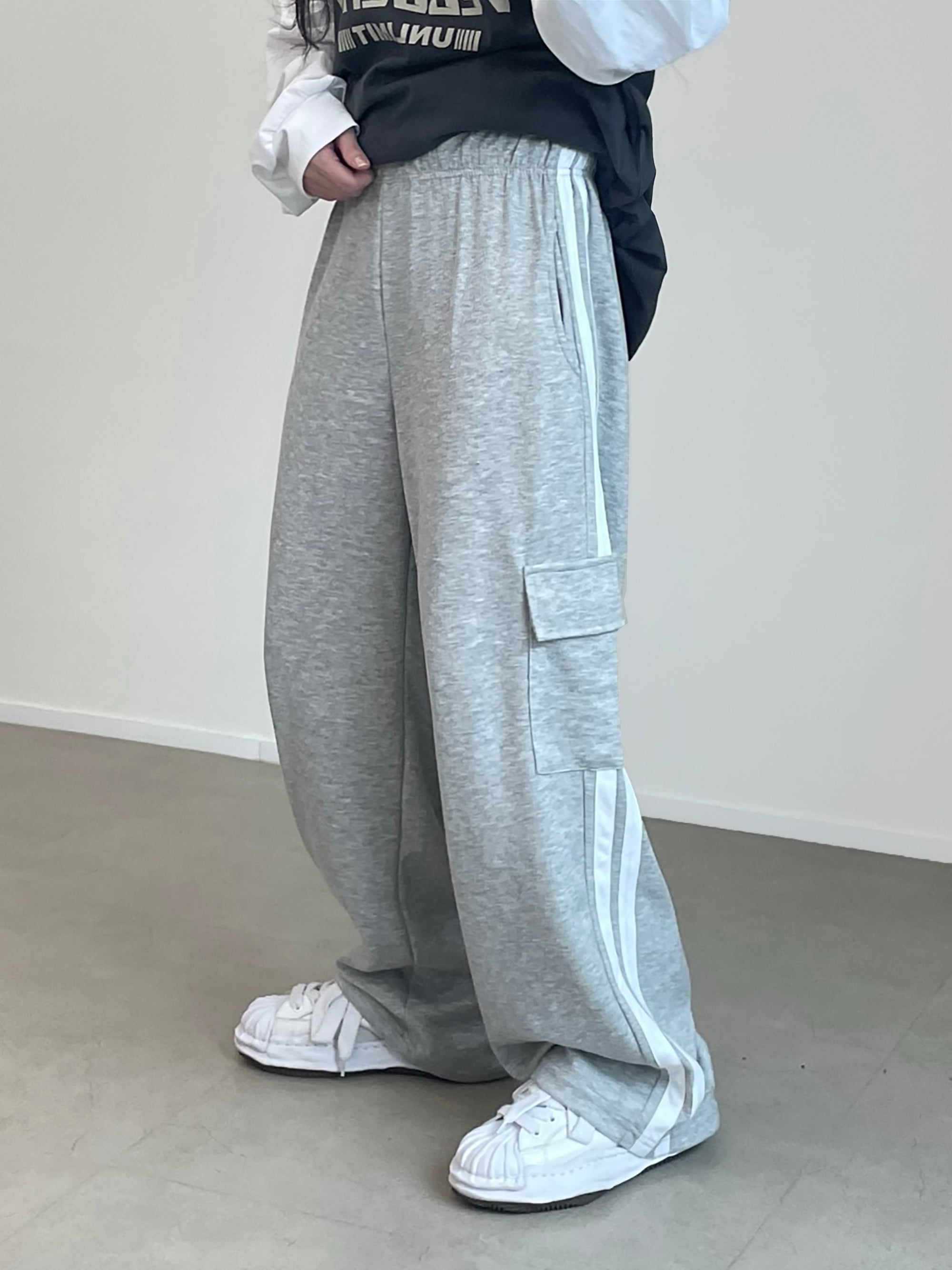 W LINE CARGO SWEAT Pants