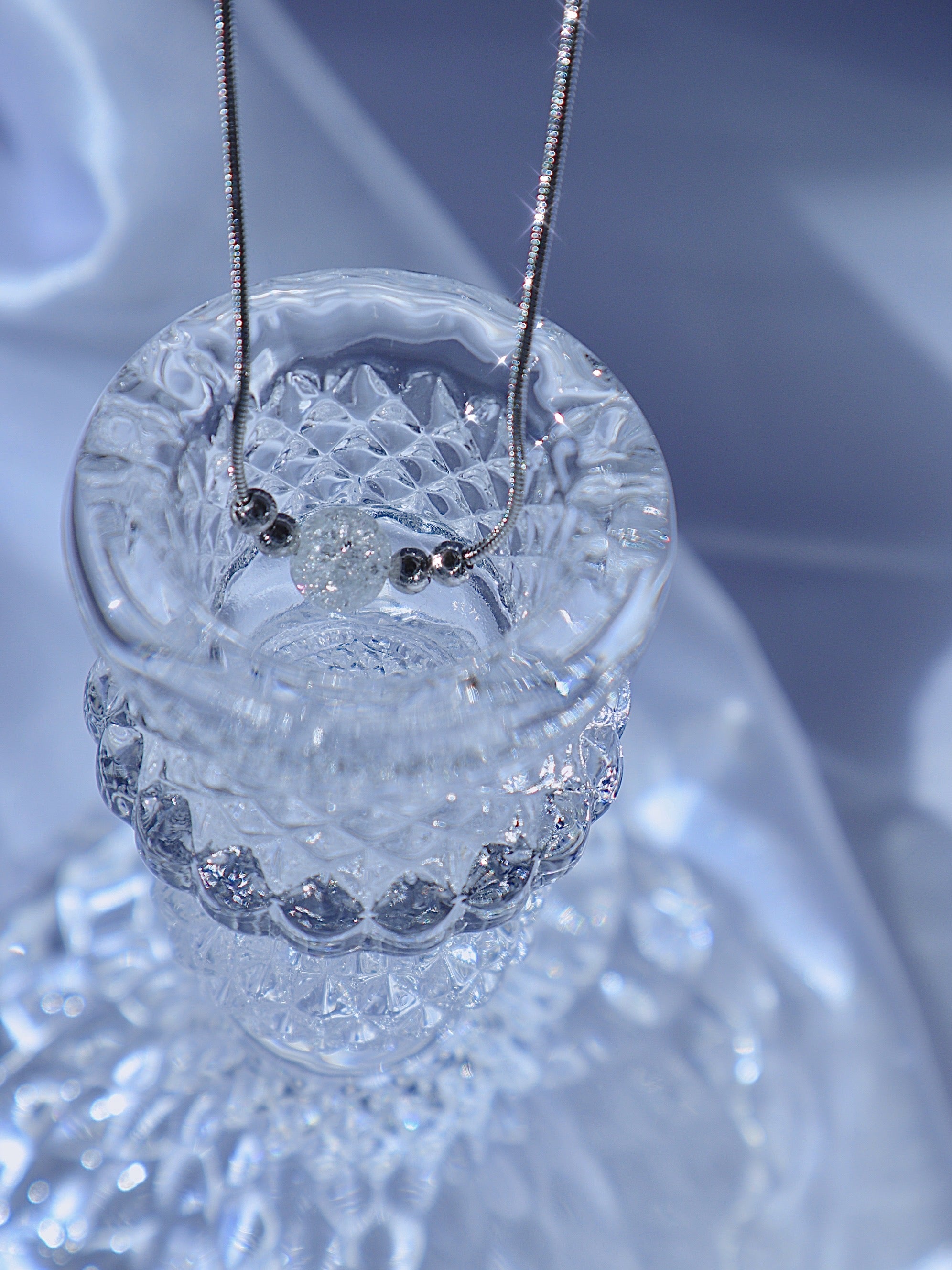 Simple crack crystal necklace