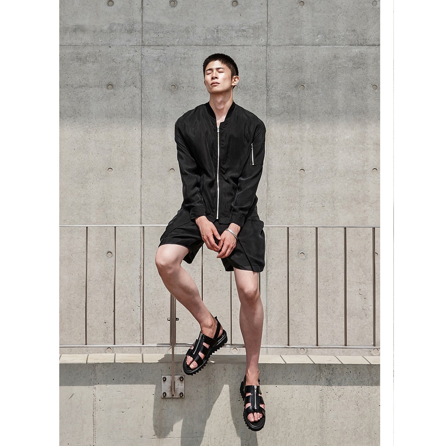 DVS S001 ZIPPER SANDALS