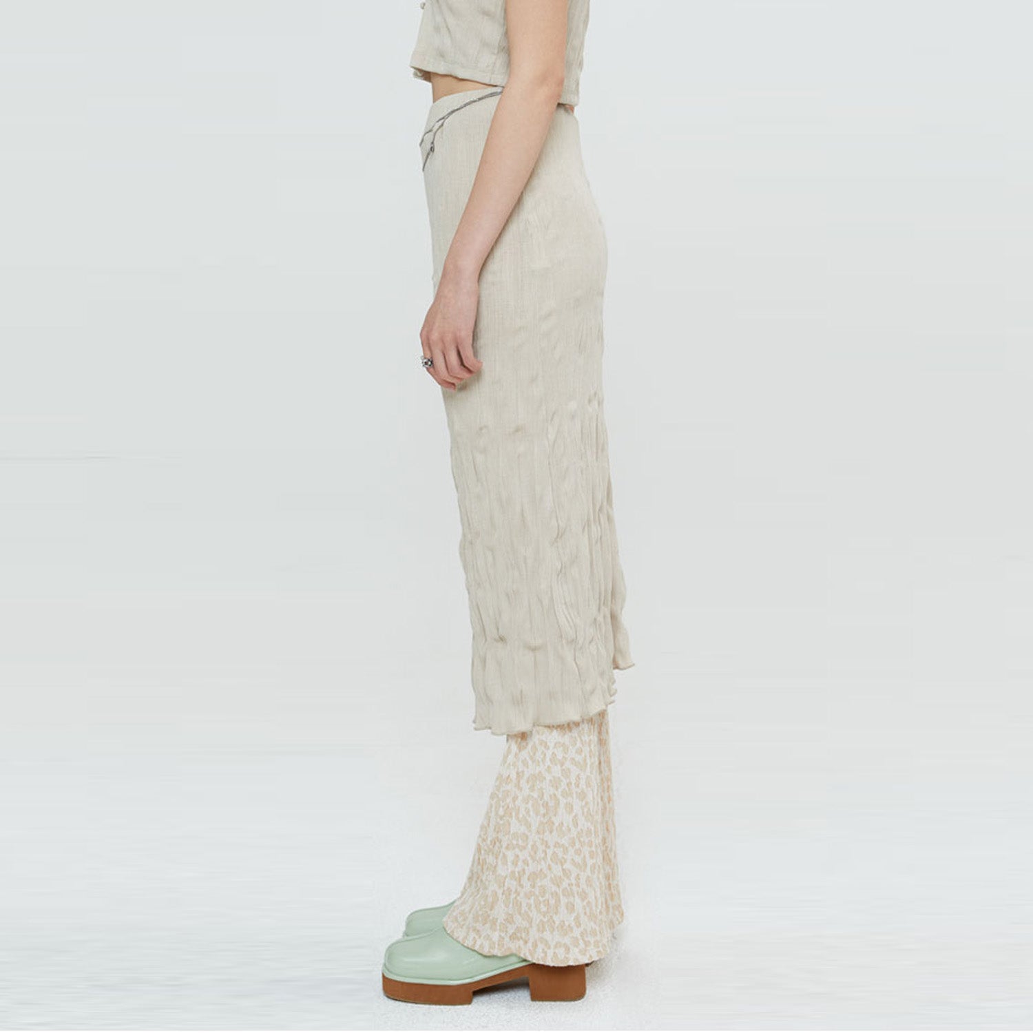 WAVY SKIRT (BEIGE)