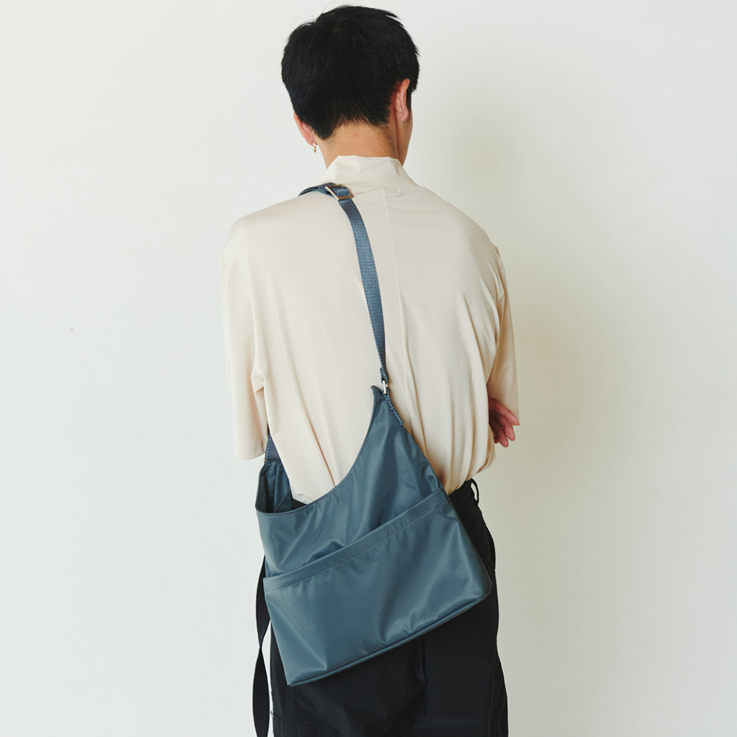 Ark Pocket Messenger Bag S (Grey)