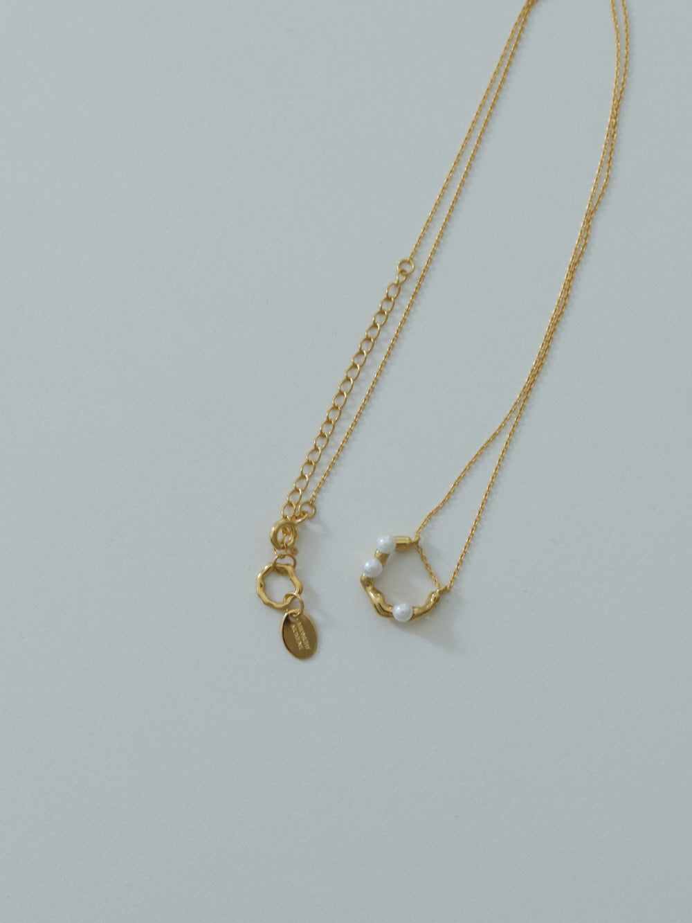 wavy pearl round necklace