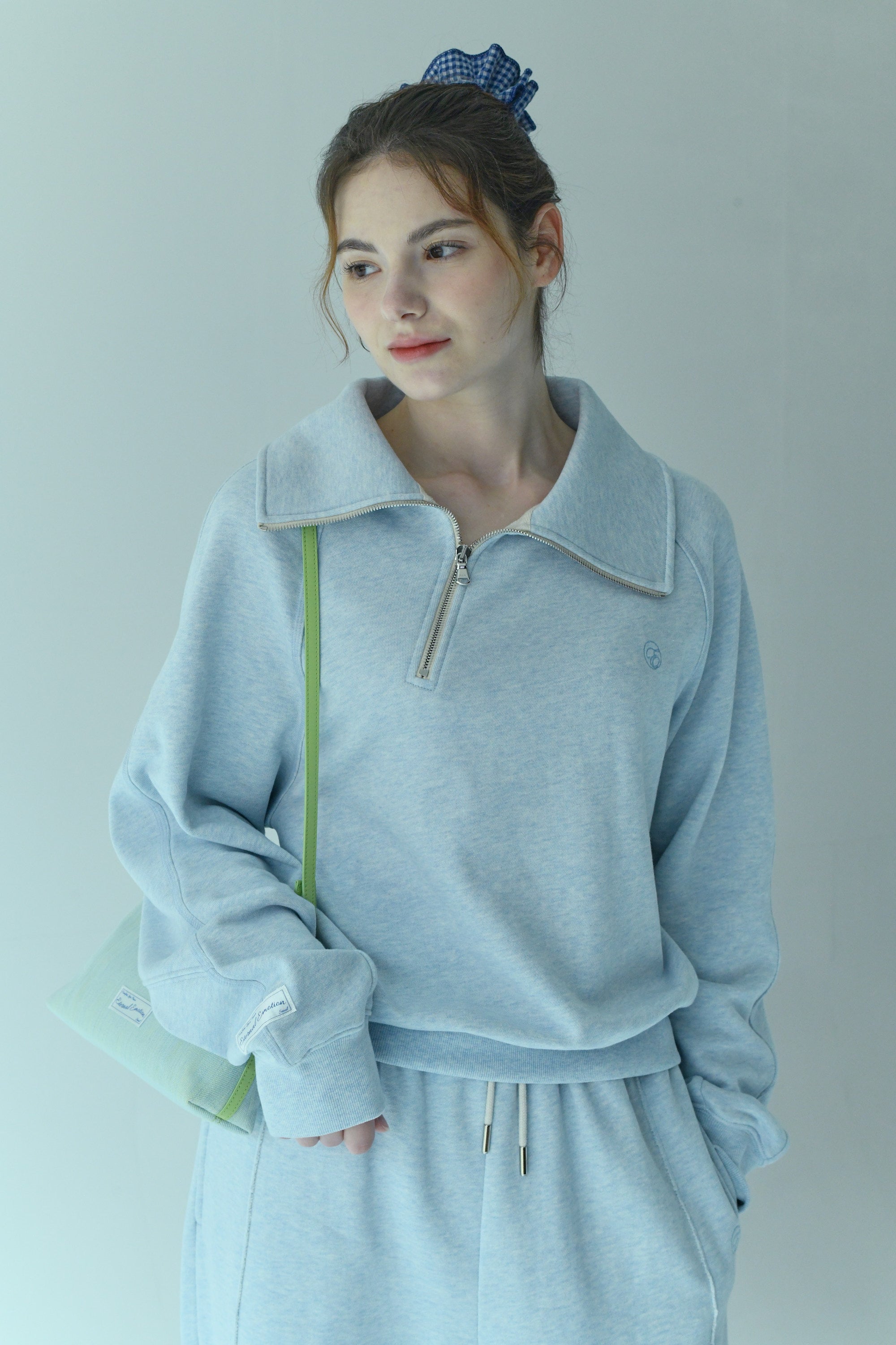 COMFORT DIAGONAL ZIP SWEATSHIRTS (LIGHT BLUE)