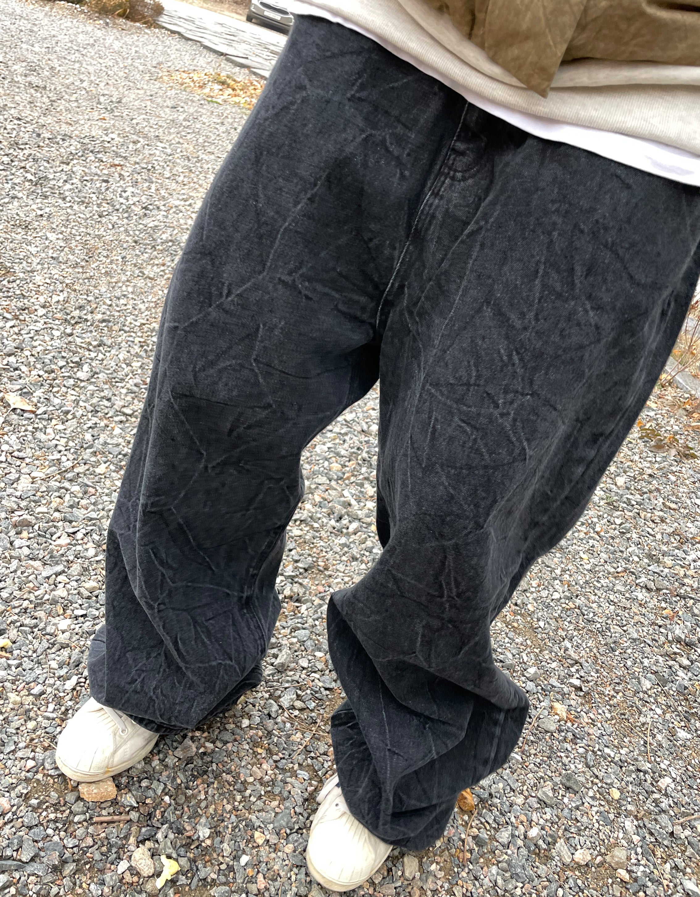 Crack wide denim pants  / denim pants