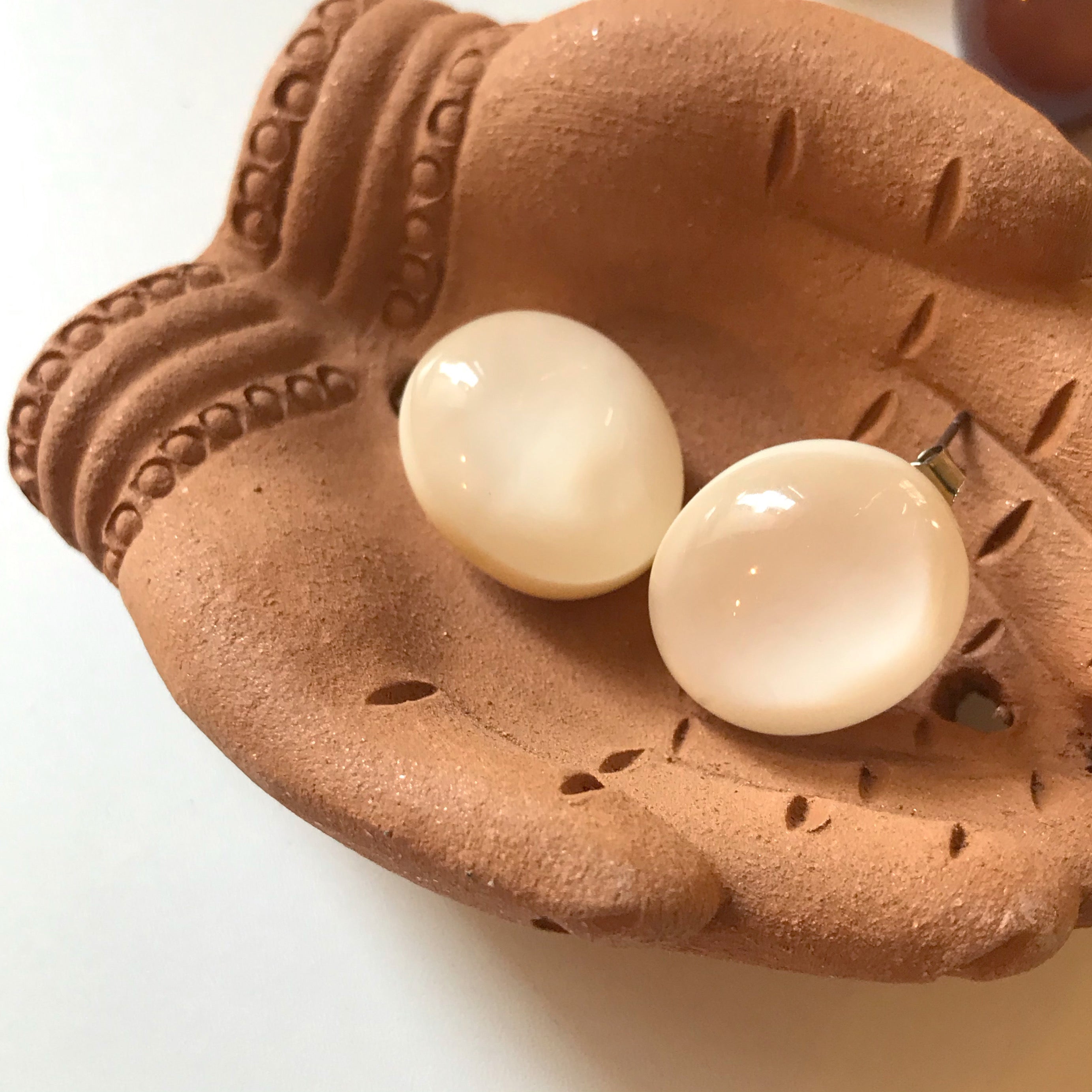 Formica Pebble earring [Cream]