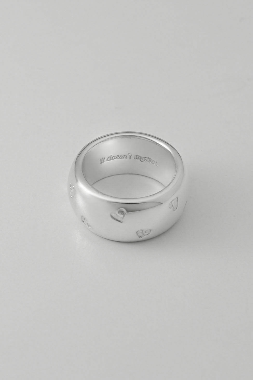 Symbol pattern bold ring