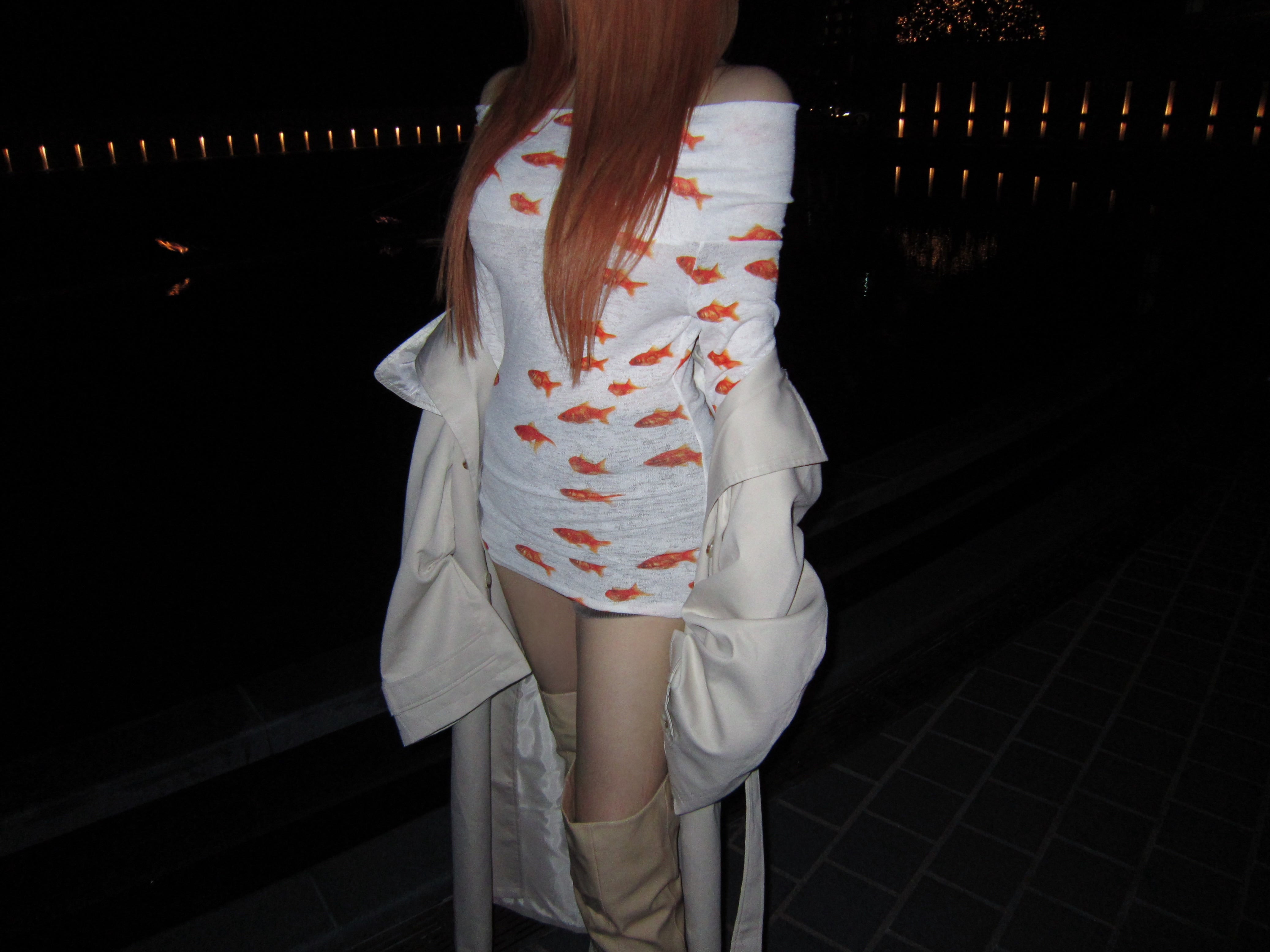 Goldfish off shoulder-T