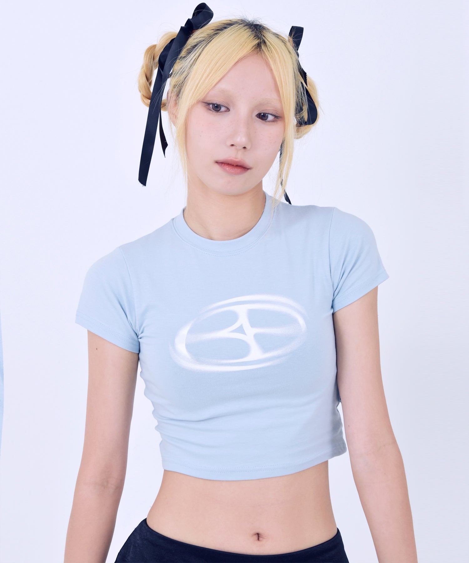 SIGNATURE LOGO CROP TEE SKY BLUE