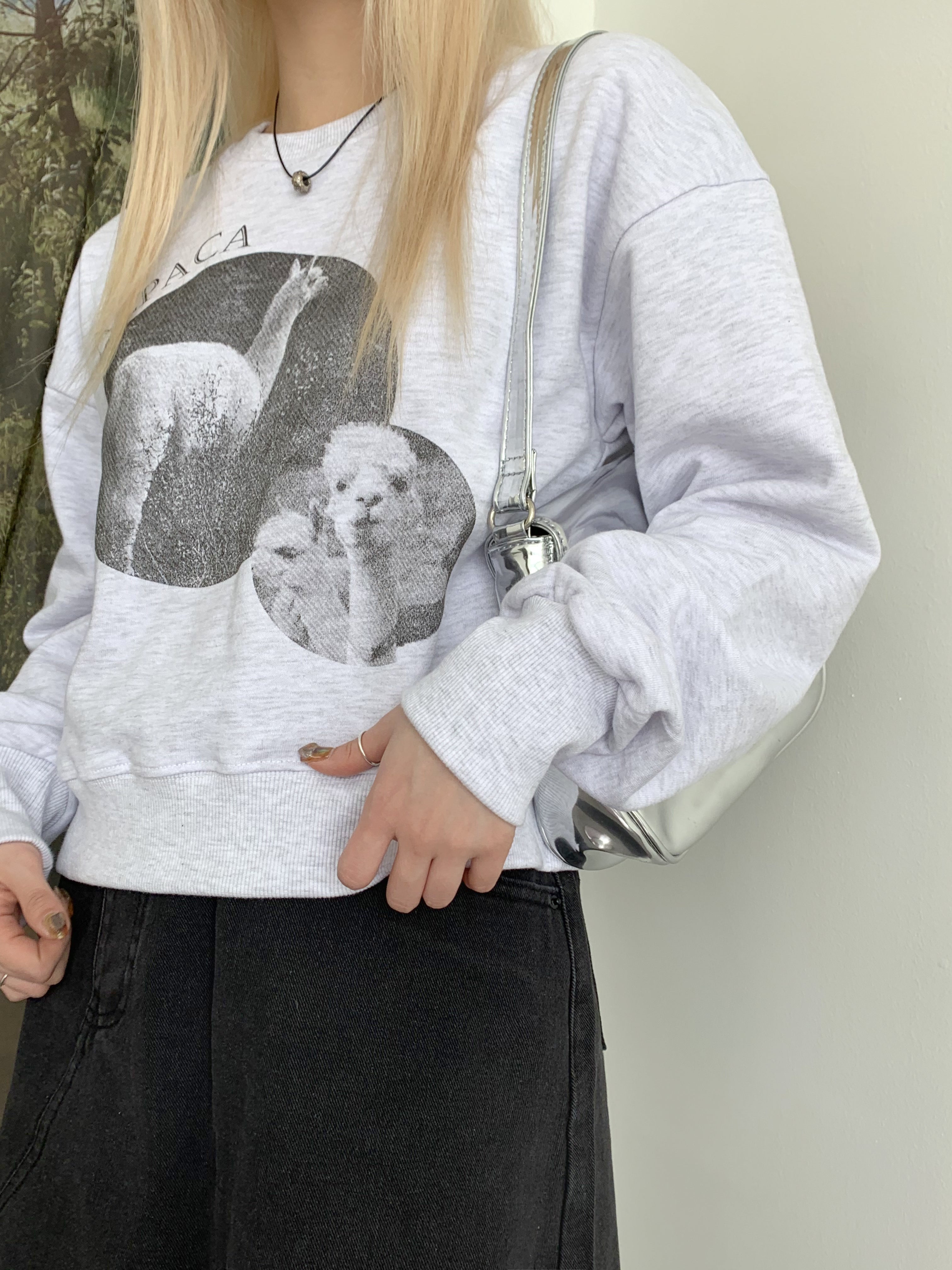 [MADE] Neapoli Alpaca Live-action Printing Crop Sweatshirt