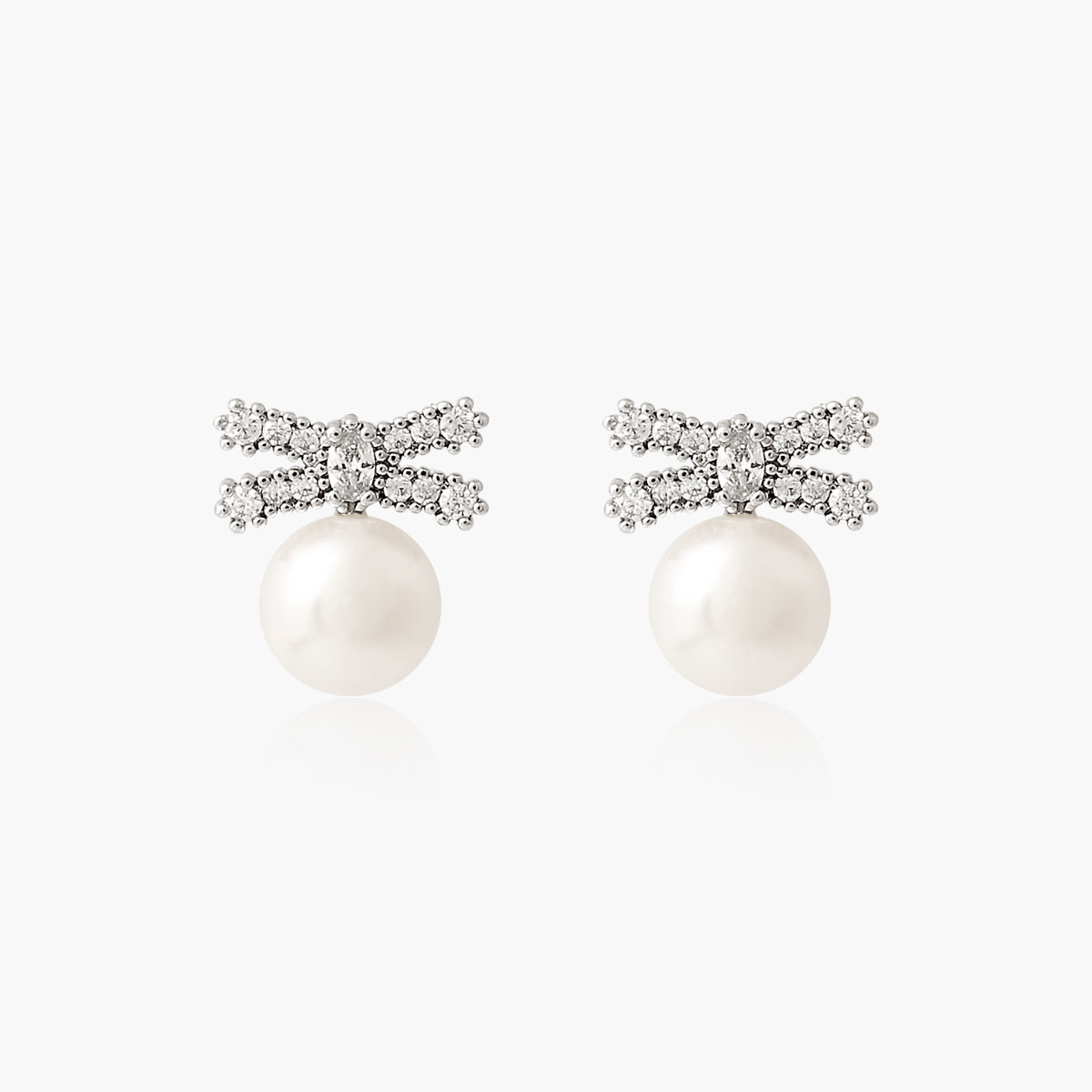 LOVESOME PEARL EARRINGS