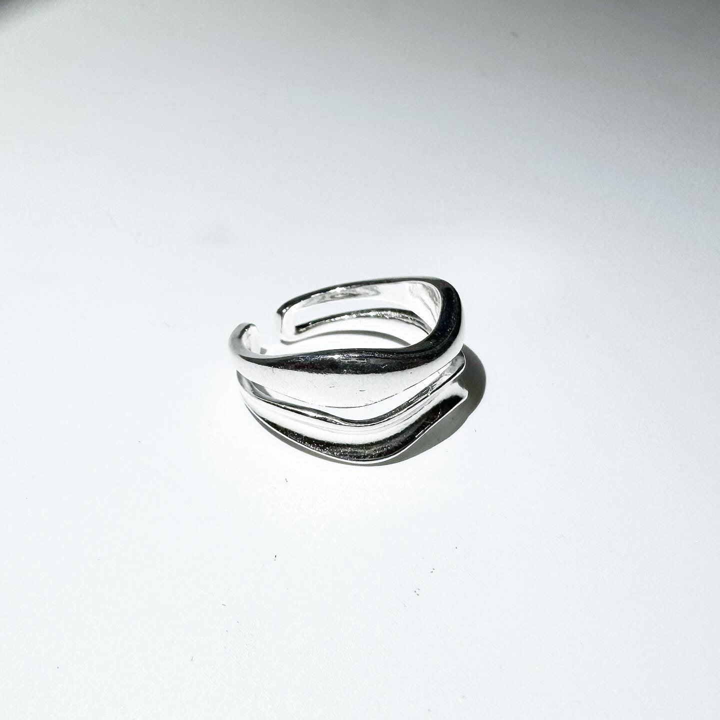 [KARD Jiwoo] Two chain layered wave ring