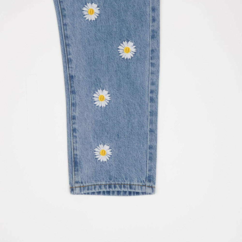 IZ*ONE CHEWON, LOVELYZ KEI, ROCKET PUNCH YEONHEE WORN STRAIGHT FIT FLOWER EMBROIDERY DENIM PANTS [6663]