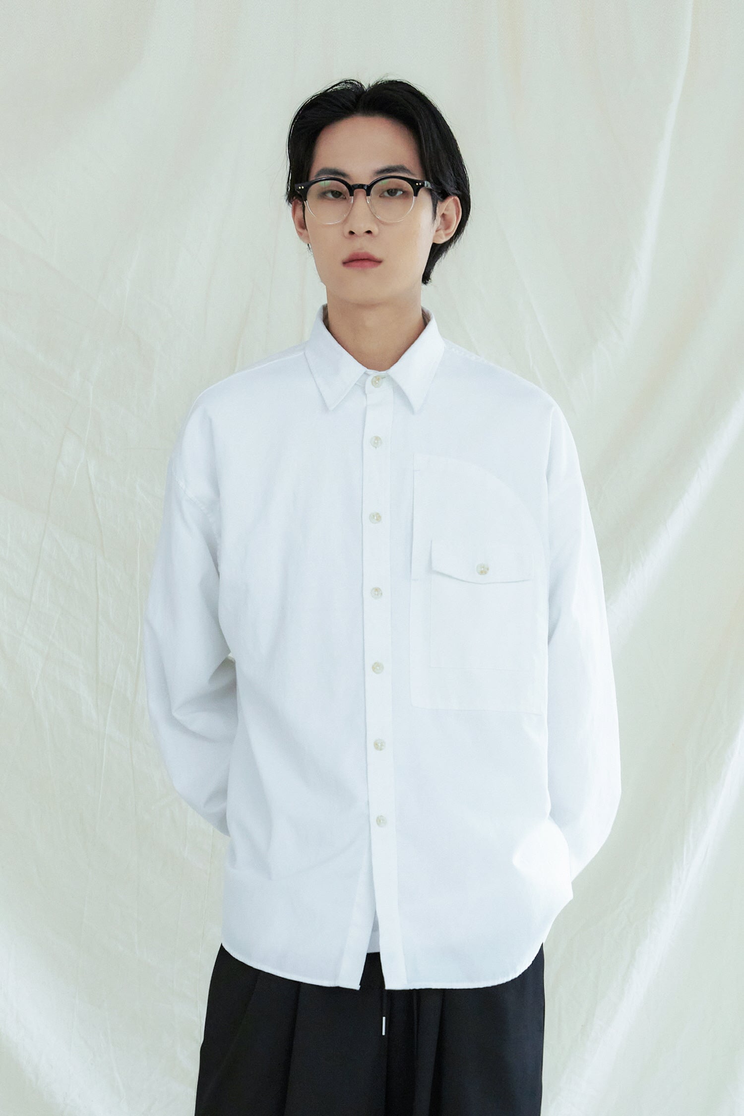 UTILITY CURVED POCKET OXFORD SHIRT WHITE