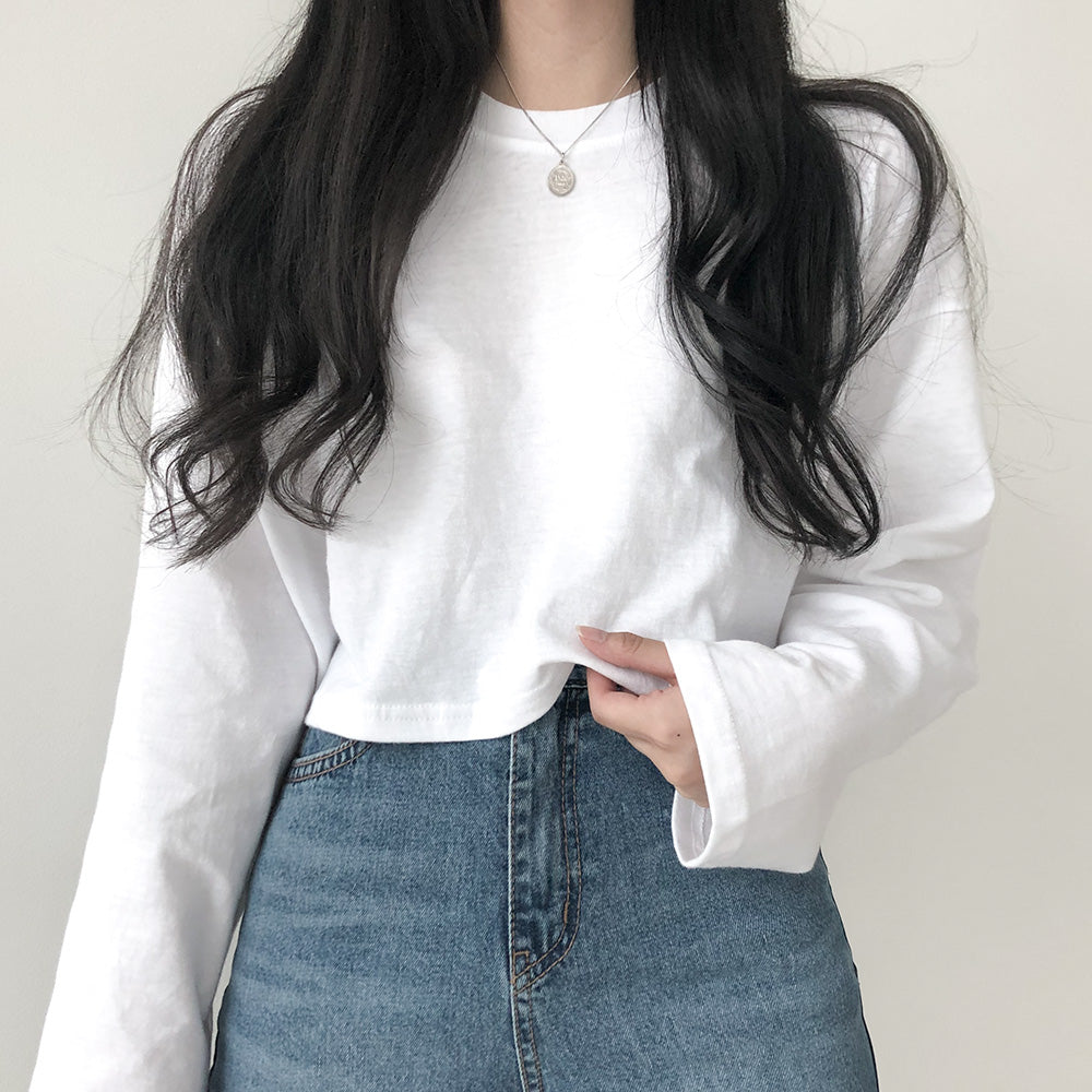 The basic plain cropped T-shirt