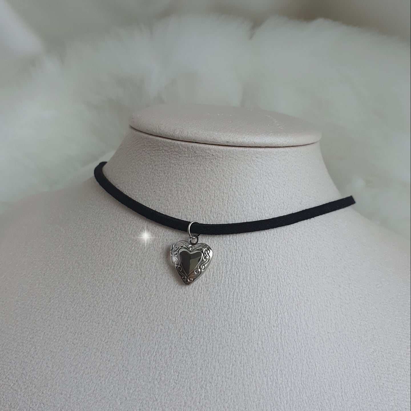 Vintage Heart Locket Choker - Silver ver.