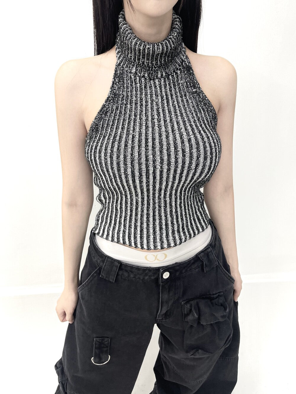 1033. Two tone halter pola knit top (2color)