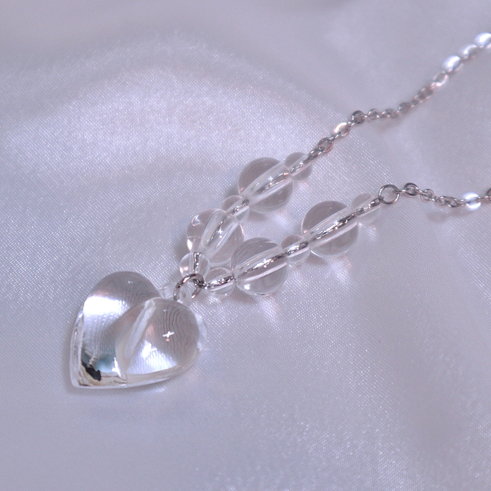 transparent heart bead necklace