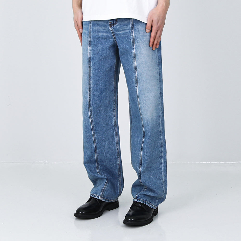 RELAXED FIT FRONT SEAM WASHED DENIM