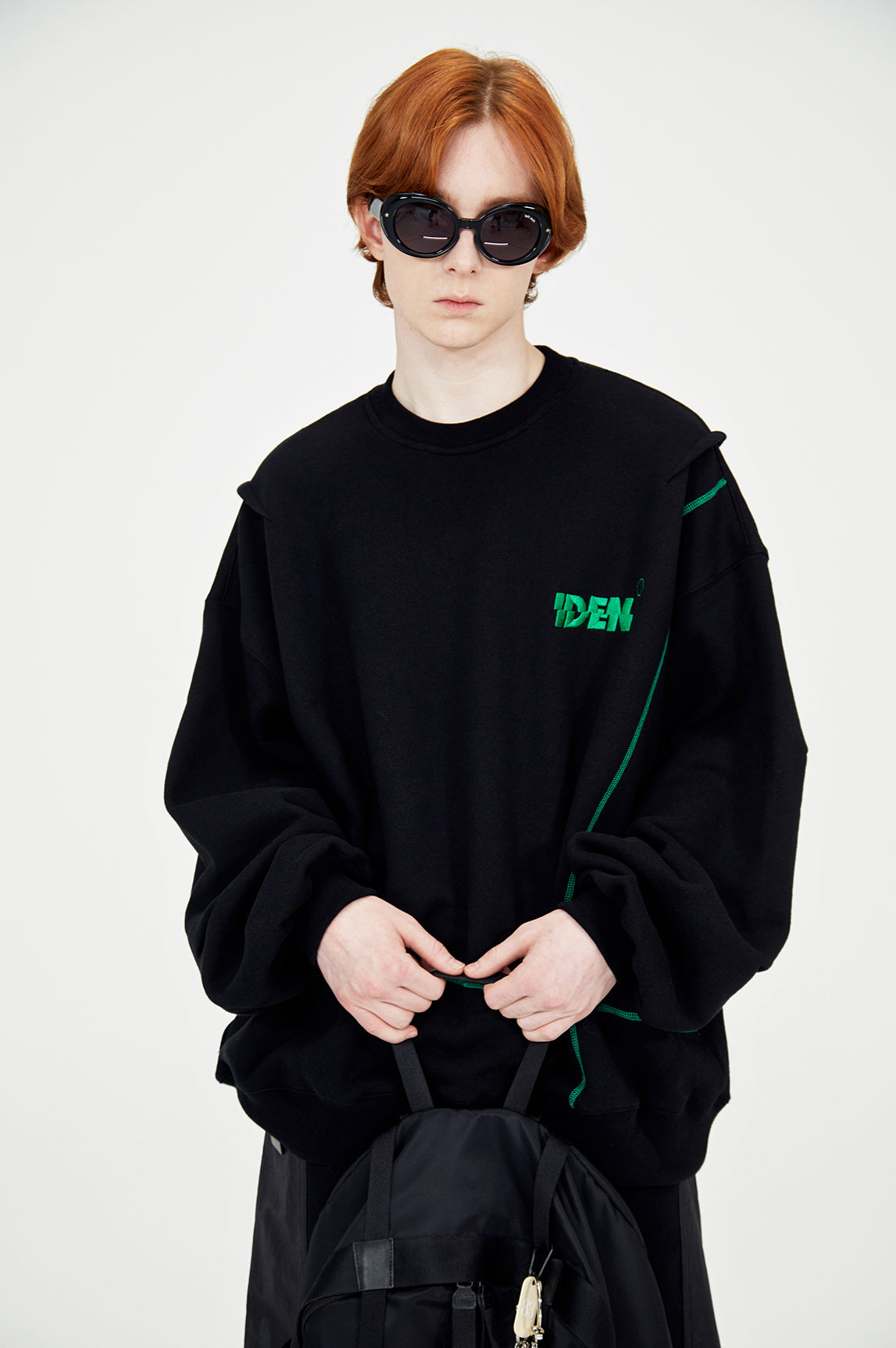 IDEN needlepoint sweatshirts (Black)