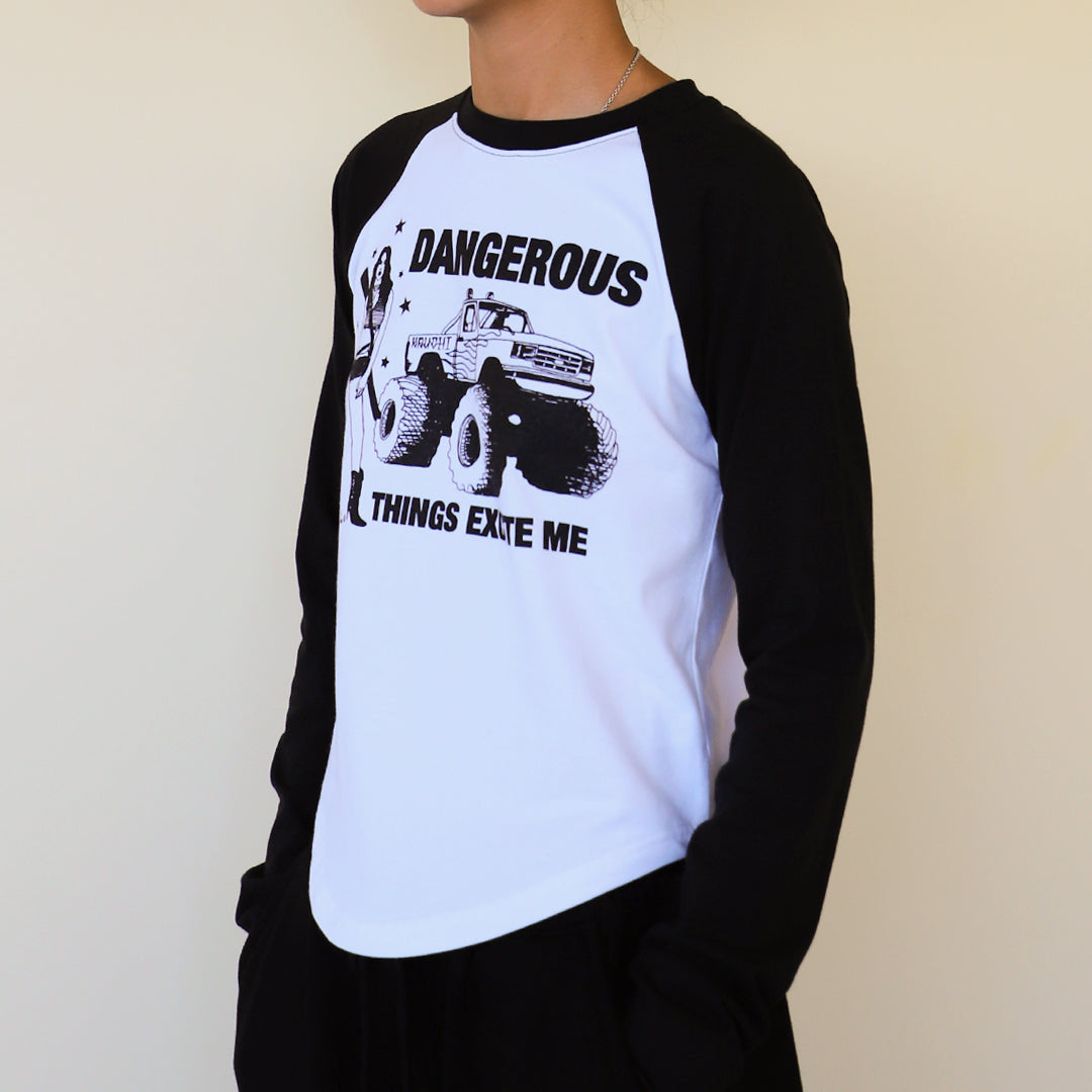 DANGEROUS Raglan long-sleeved T-Shirt (WHITE) WOMENS