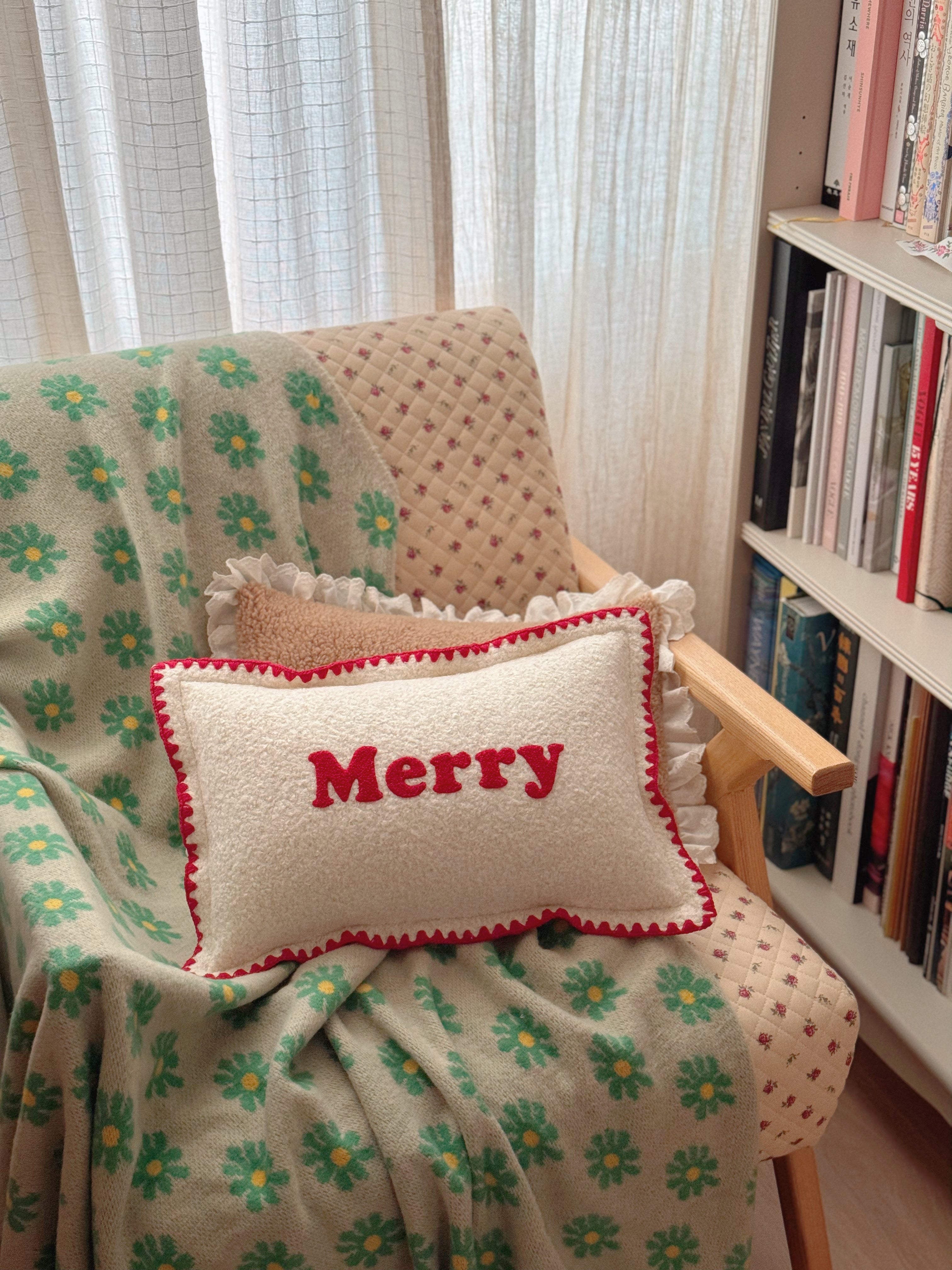 Merry Boucle Mini Cushion Red Point Embroidery Christmas