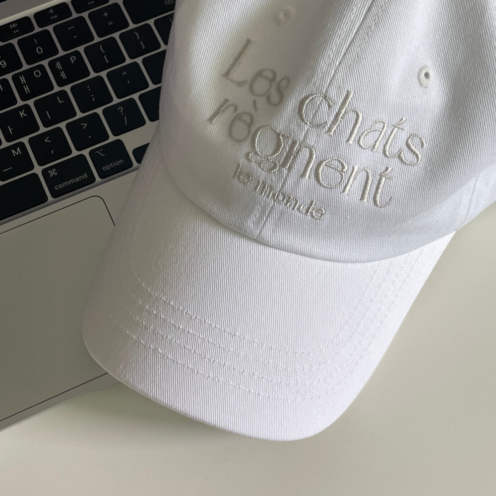 LES CHATS BALL CAP OFF WHITE