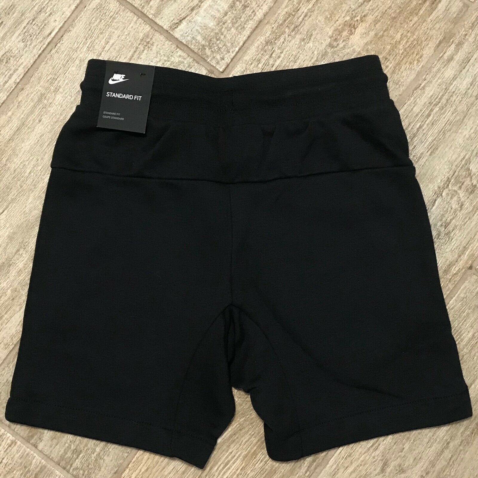 short nike standard fit