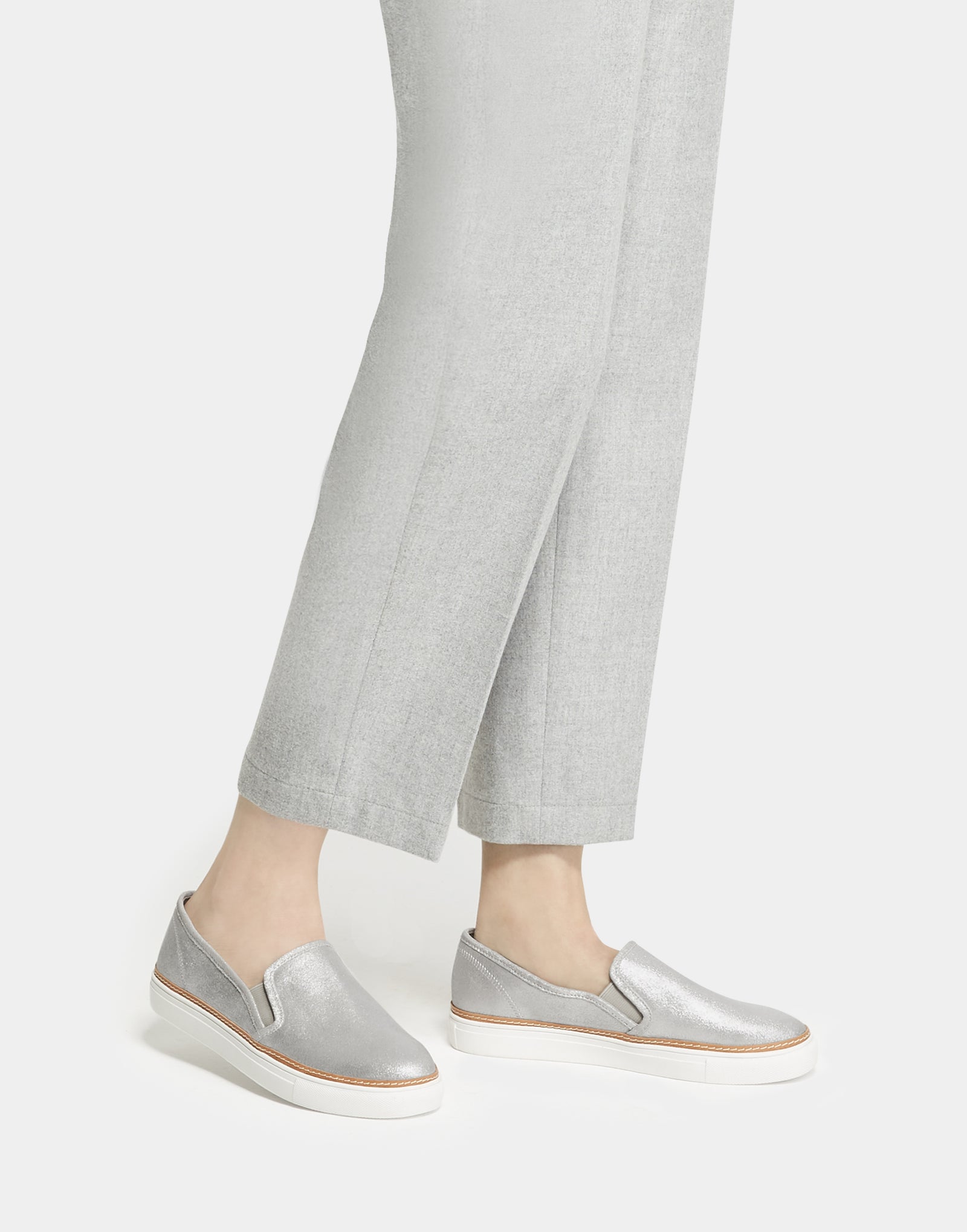 aerosoles slip on sneakers