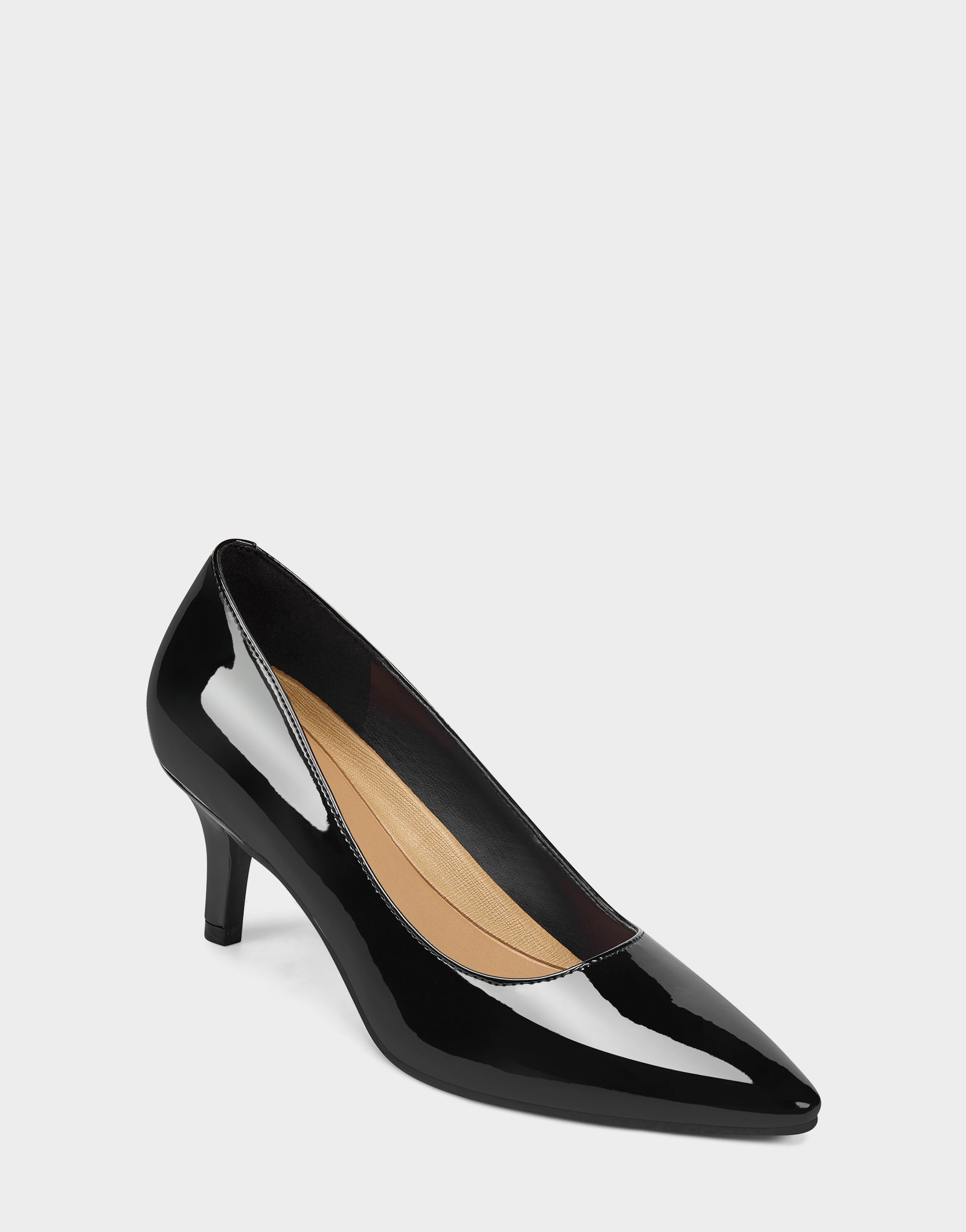 aerosoles black patent pumps