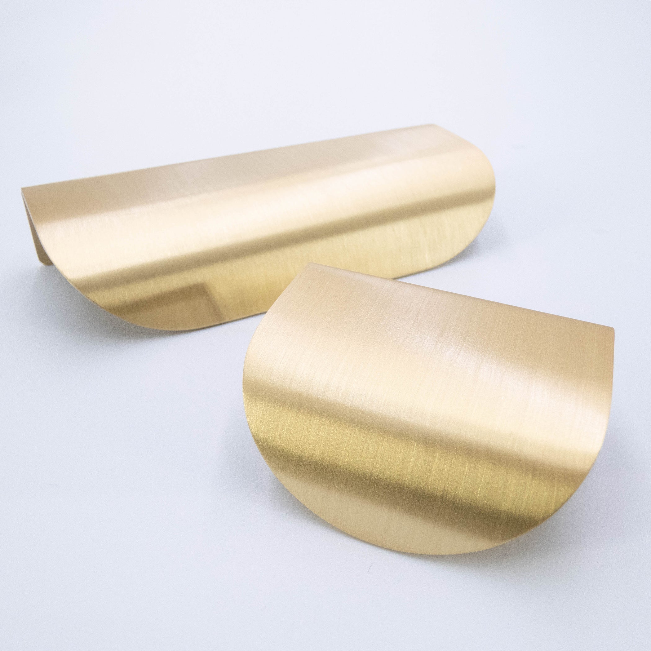 Sofia - Brushed Brass Invisible Curved Modern Cabinet Pull
