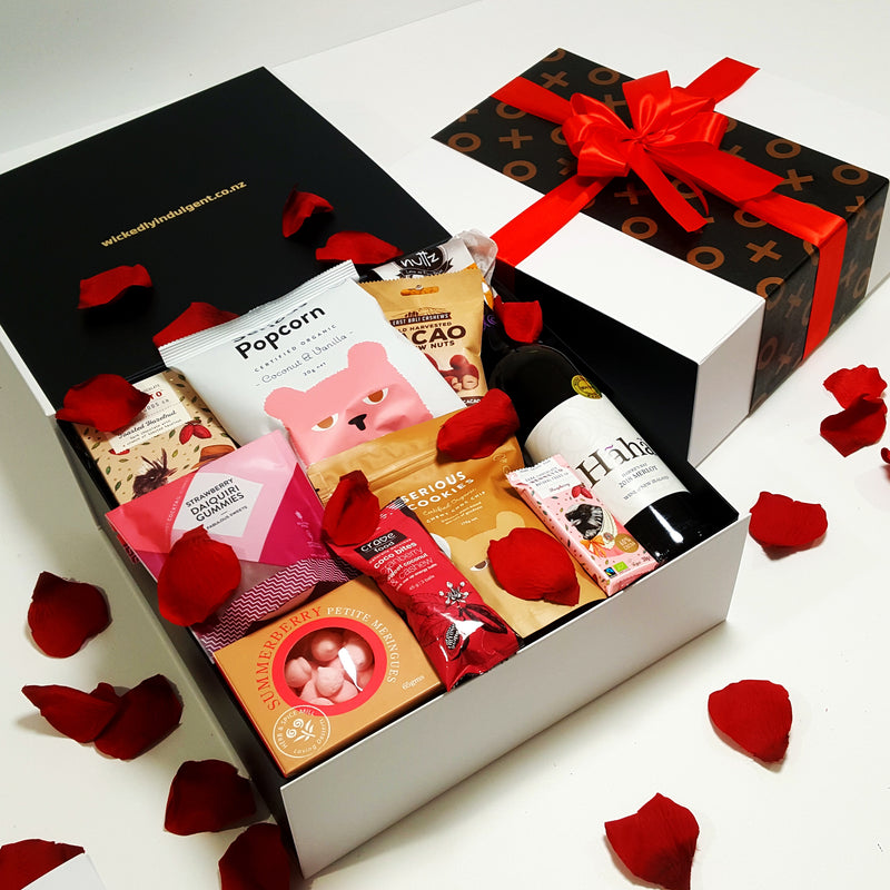Featured image of post Valentines Day Hampers / Valentine&#039;s day, also called saint valentine&#039;s day or the feast of saint valentine, is celebrated annually on february 14.