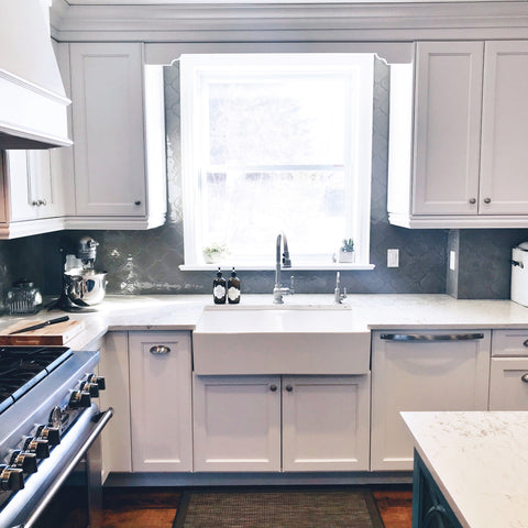 Kitchen sink, farmhouse sink, Oven, stove, dishwasher, cabinetry