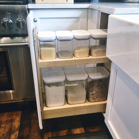 Kitchen cabinet, ingredient organizer