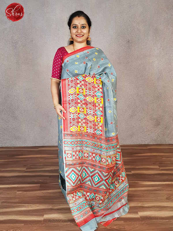 Grey & Red - Matka Cotton with floral print on the body & Contrast Border - Shop on ShrusEternity.com