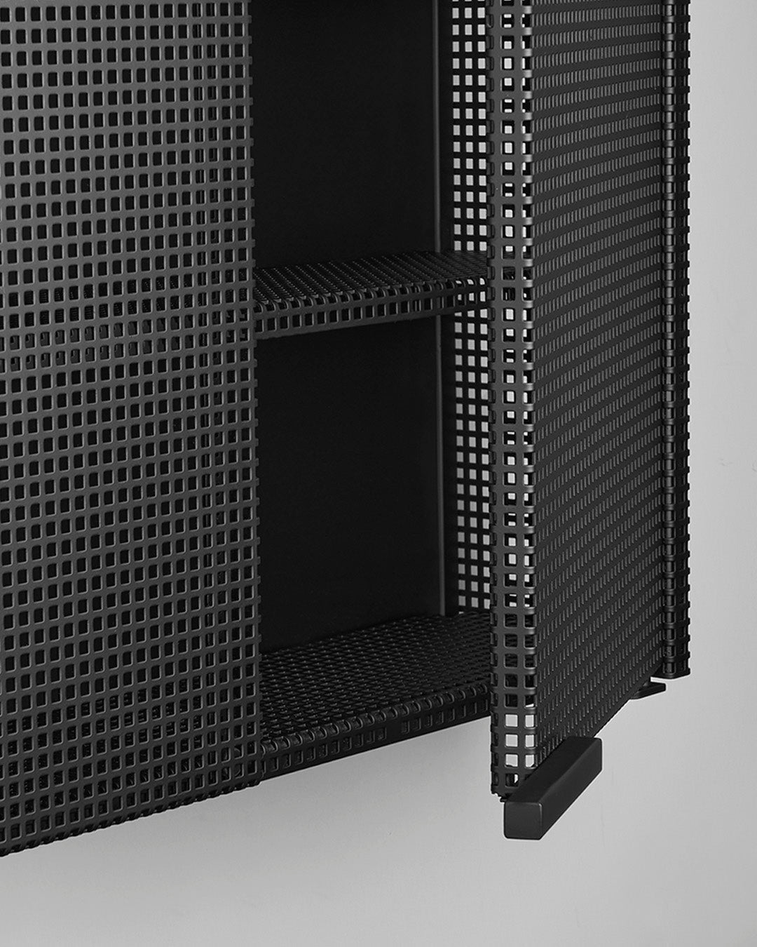 KristinaDamStudio-Detail-Grid-Wall-Cabinet-Black-1350x1080.jpg__PID:2937da65-b24f-428a-bfae-fe5ddfea538b