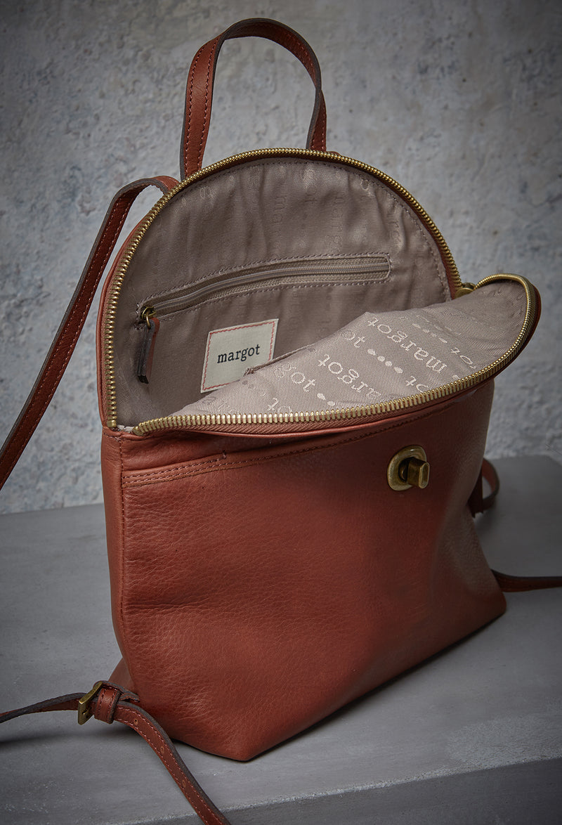 Margot New York Leather Crossbody Bag | Brown leather crossbody purse,  Leather crossbody bag, Brown leather crossbody bag