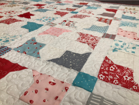 farmhouse quilt with custom quilting