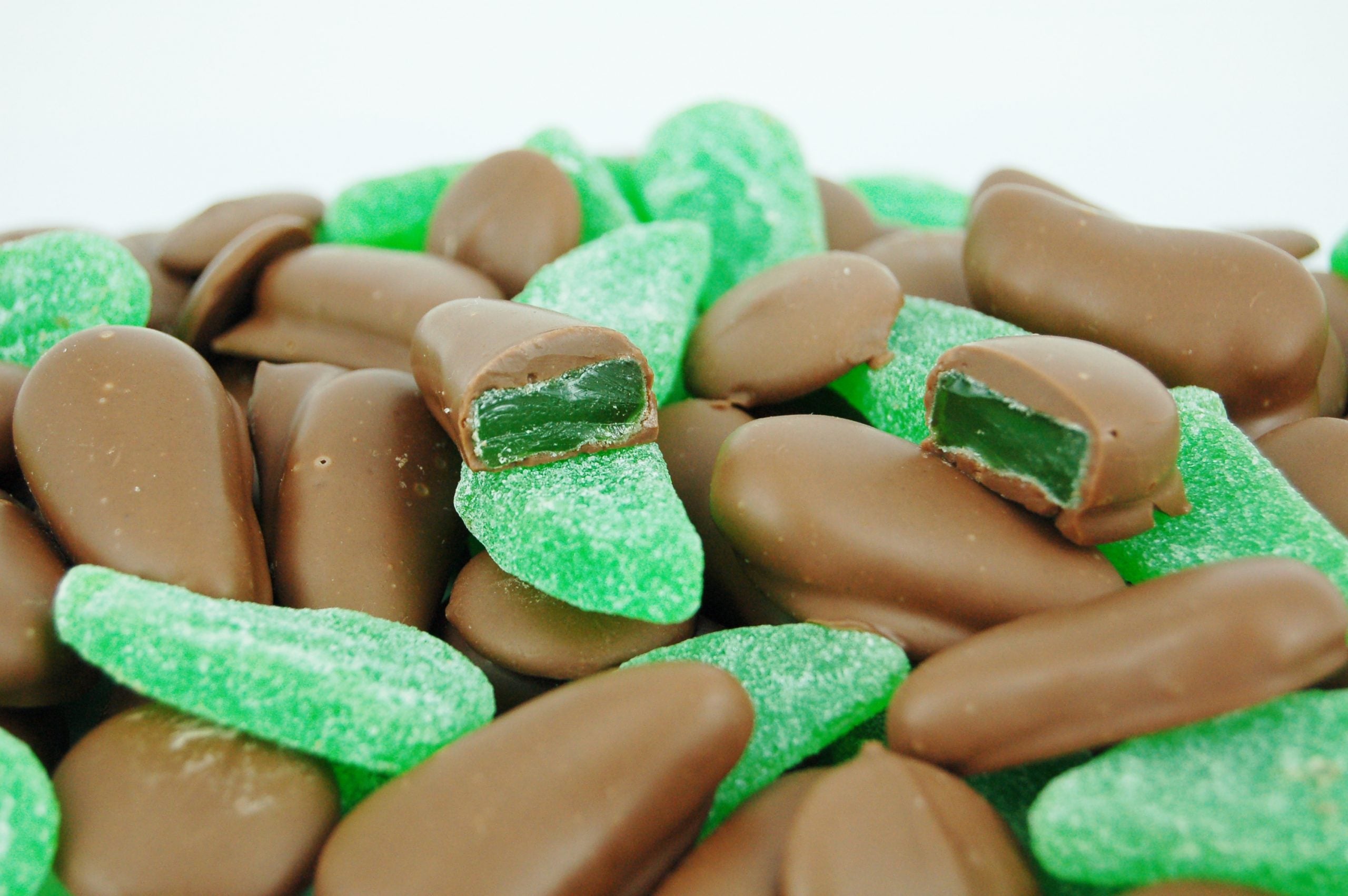 spearmint gelatin candy with powdered sugar