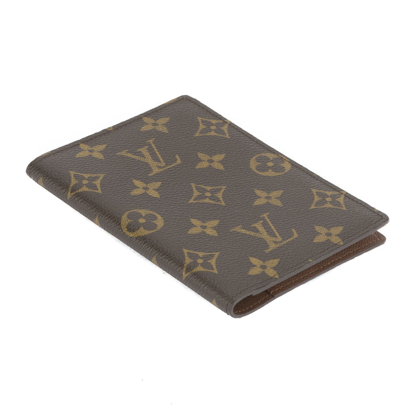 Louis Vuitton Monogram Passport Cover (Pre Owned) – LuxeDH
