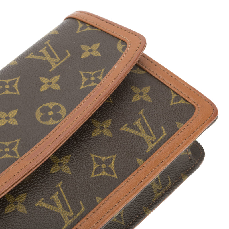 Louis Vuitton Pre-loved Pochette Dame 26