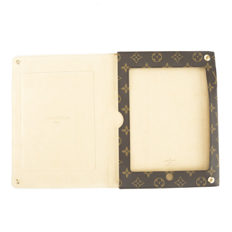 Louis Vuitton Monogram Canvas Ipad Case (Pre Owned) – LuxeDH