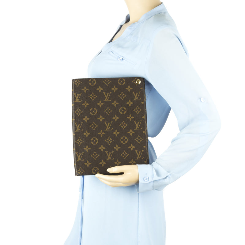 Louis Vuitton Monogram Canvas Ipad Case (Pre Owned) – LuxeDH