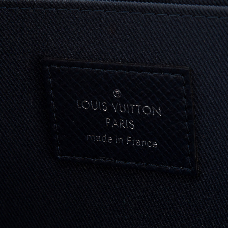 Louis Vuitton White Monogram Canvas Pochette Jour PM Clutch (Pre Owned – LuxeDH