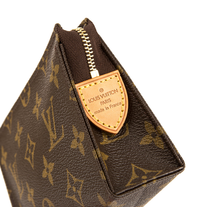 Louis Vuitton Monogram Canvas Toiletry 15 Pouch (Pre Owned) – LuxeDH