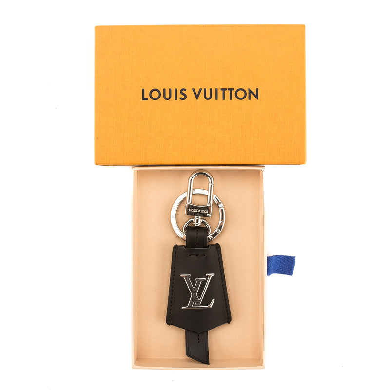 Louis Vuitton Black Leather Cloche Cles Key Holder (Pre Owned) – LuxeDH