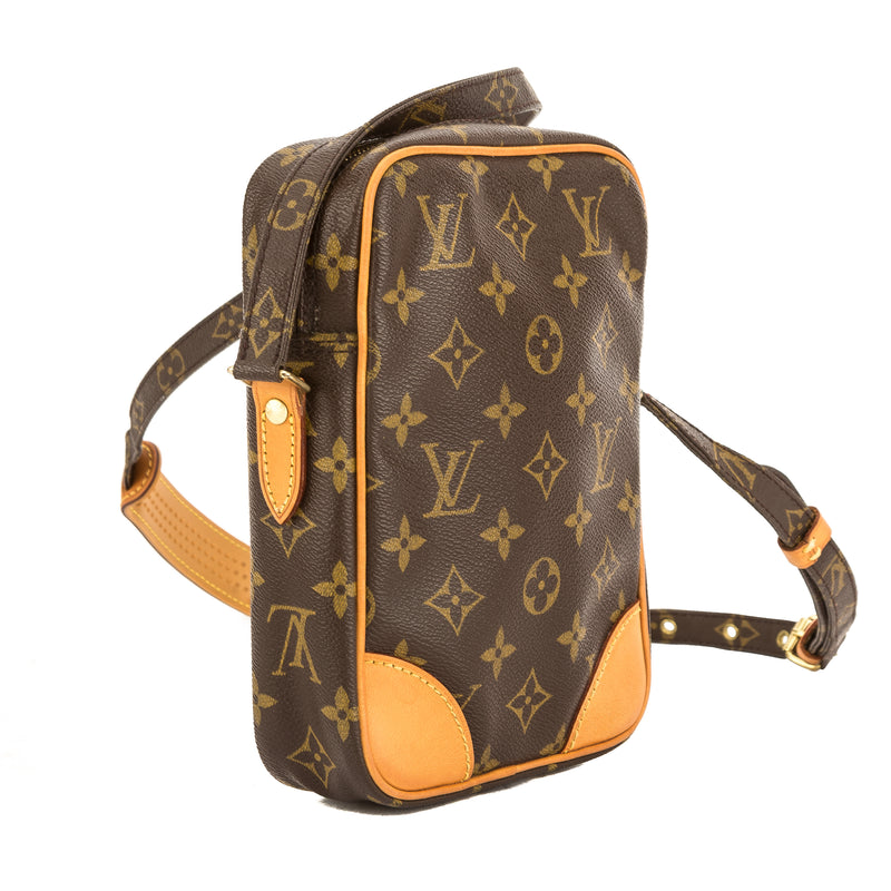 Louis Vuitton 2022-23FW Monogram Unisex Chain Plain Leather Crossbody Bag