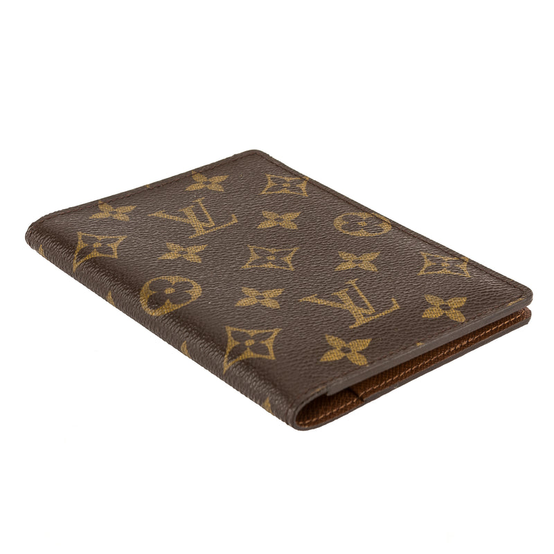 Louis Vuitton Monogram Canvas Passport Cover (Pre Owned) – LuxeDH